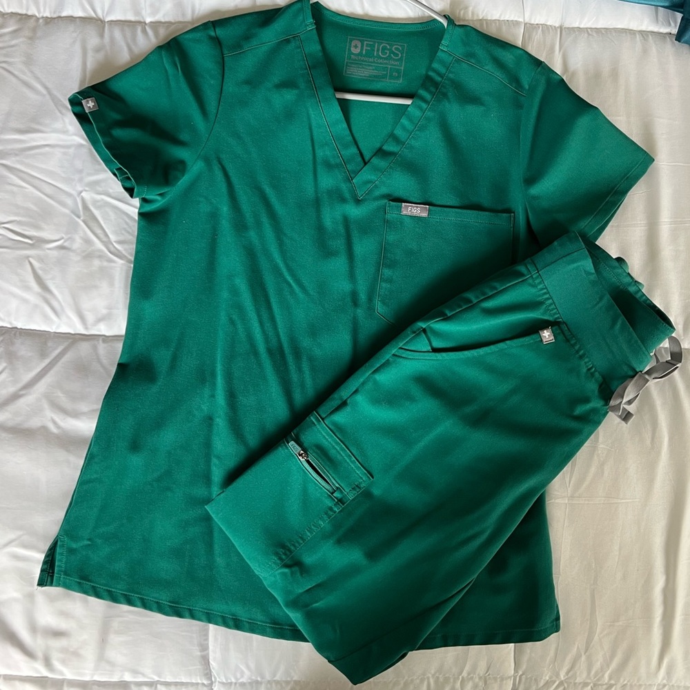 Figs Scrubs- Hunter Green